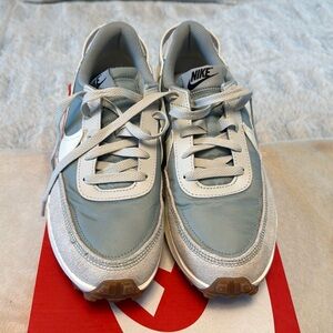 Nike Waffle Debut Women's Sneakers size 8.5 new with box